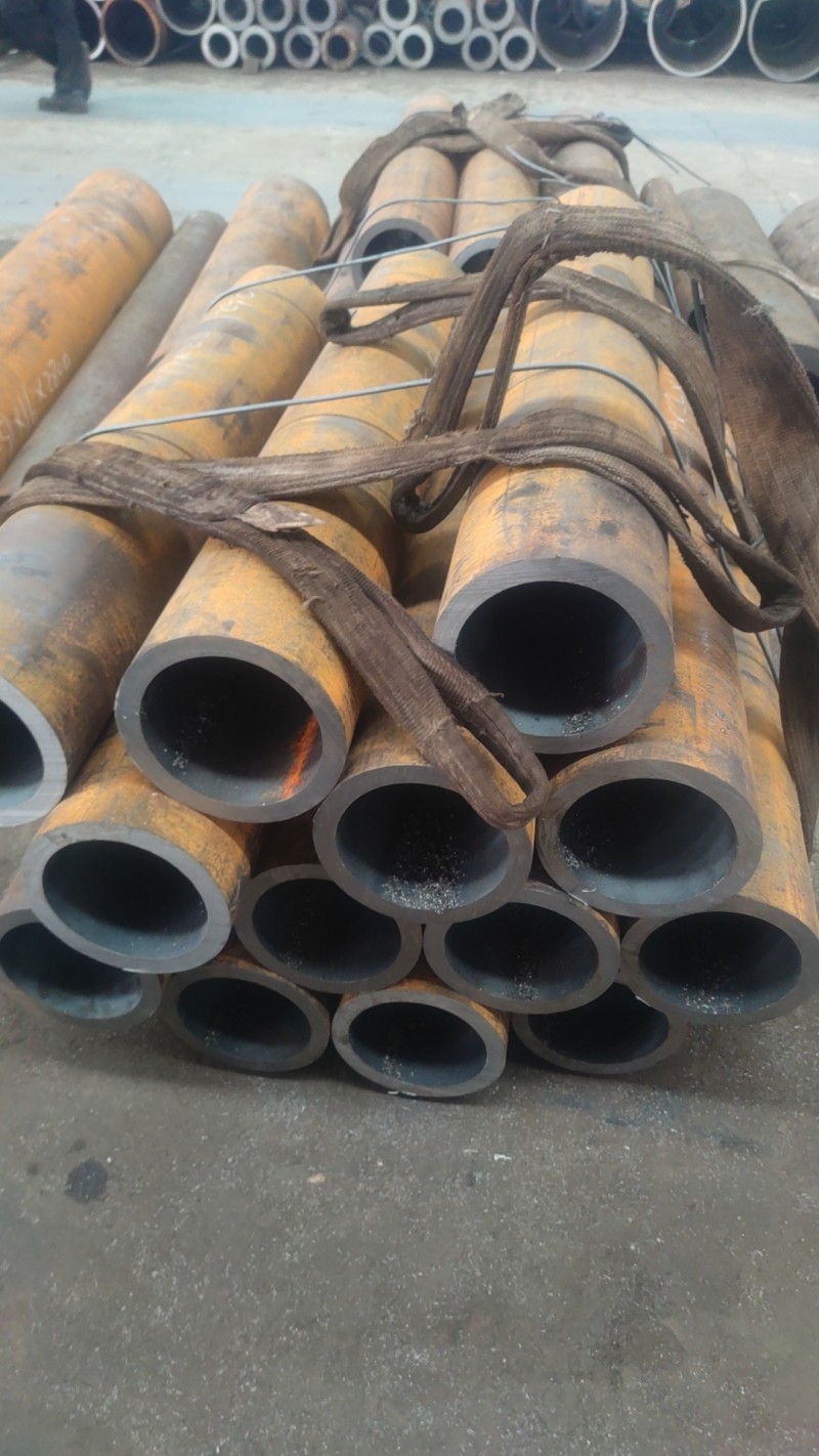 西林西林西林15CrMoG无缝钢管切割